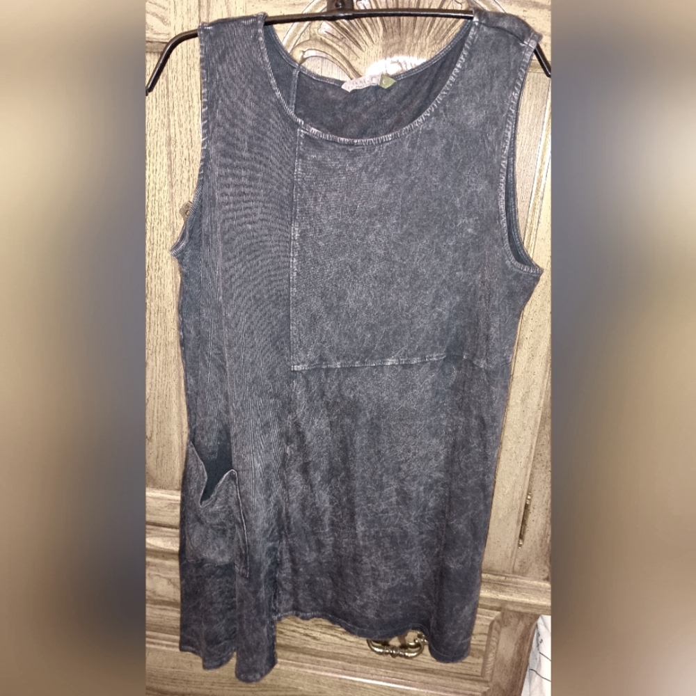 sz L Chalet et Ceci Cotton Hem distressed Black Tunic Tank Top